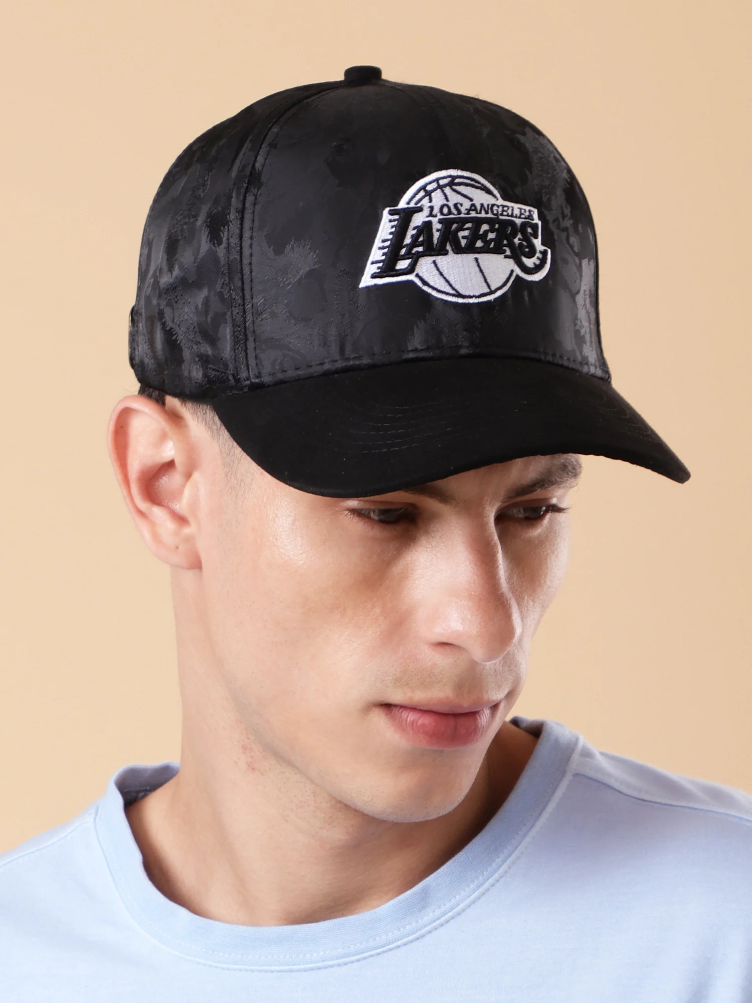 Los Angeles Lakers Fan Cap - Stylish Black Edition - Image 2