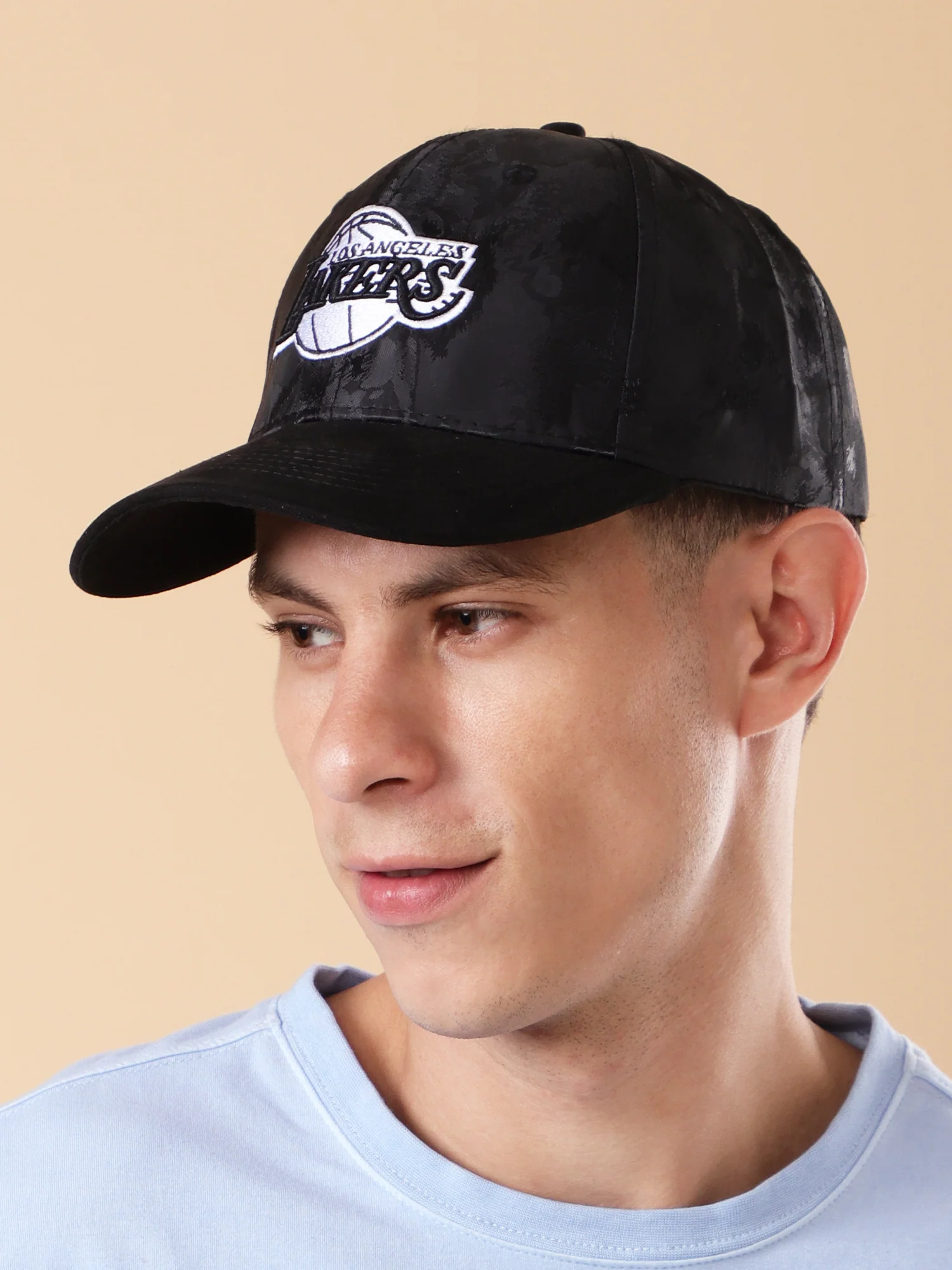 Los Angeles Lakers Fan Cap - Stylish Black Edition - Image 3