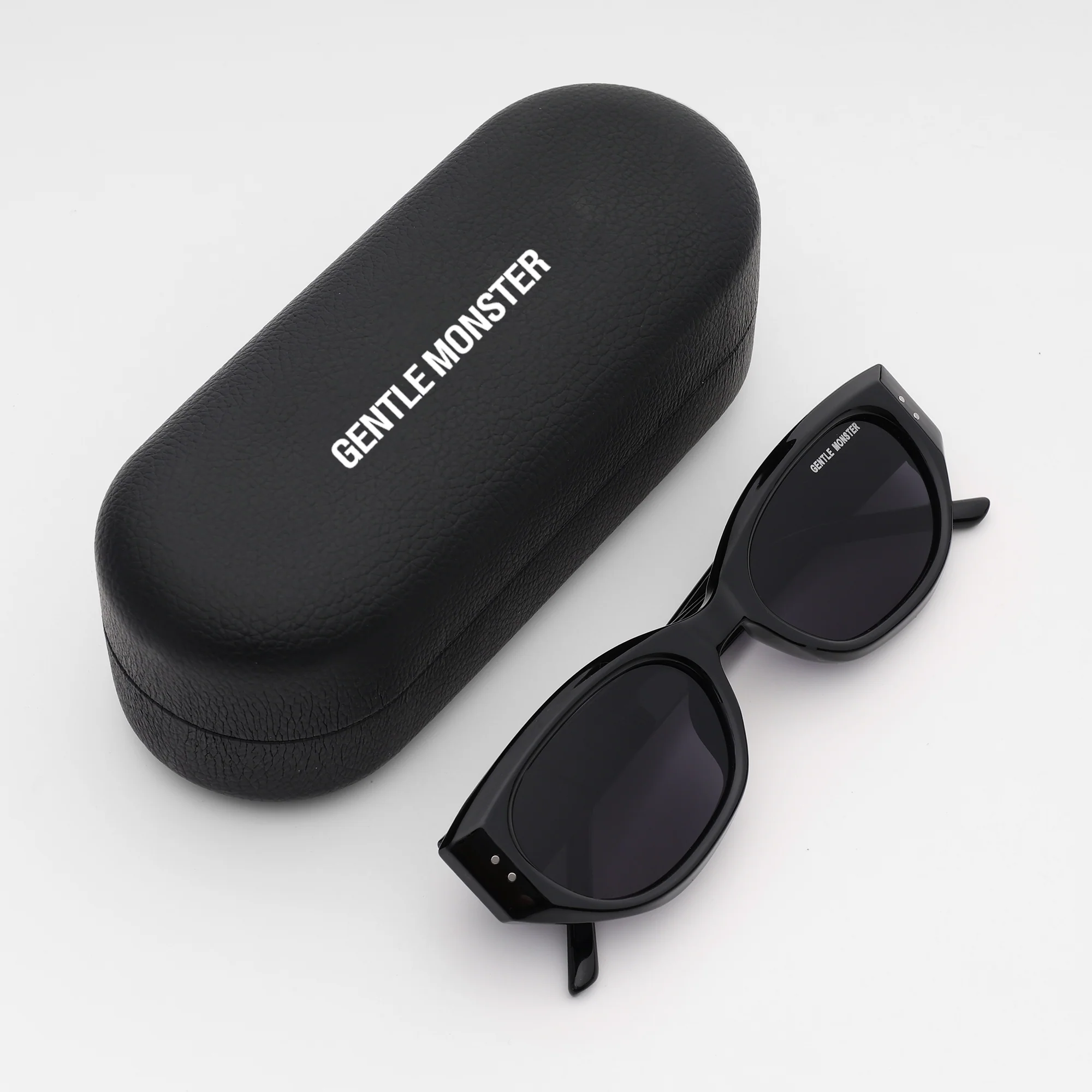Black Cat-Eye Sunglasses - Image 2