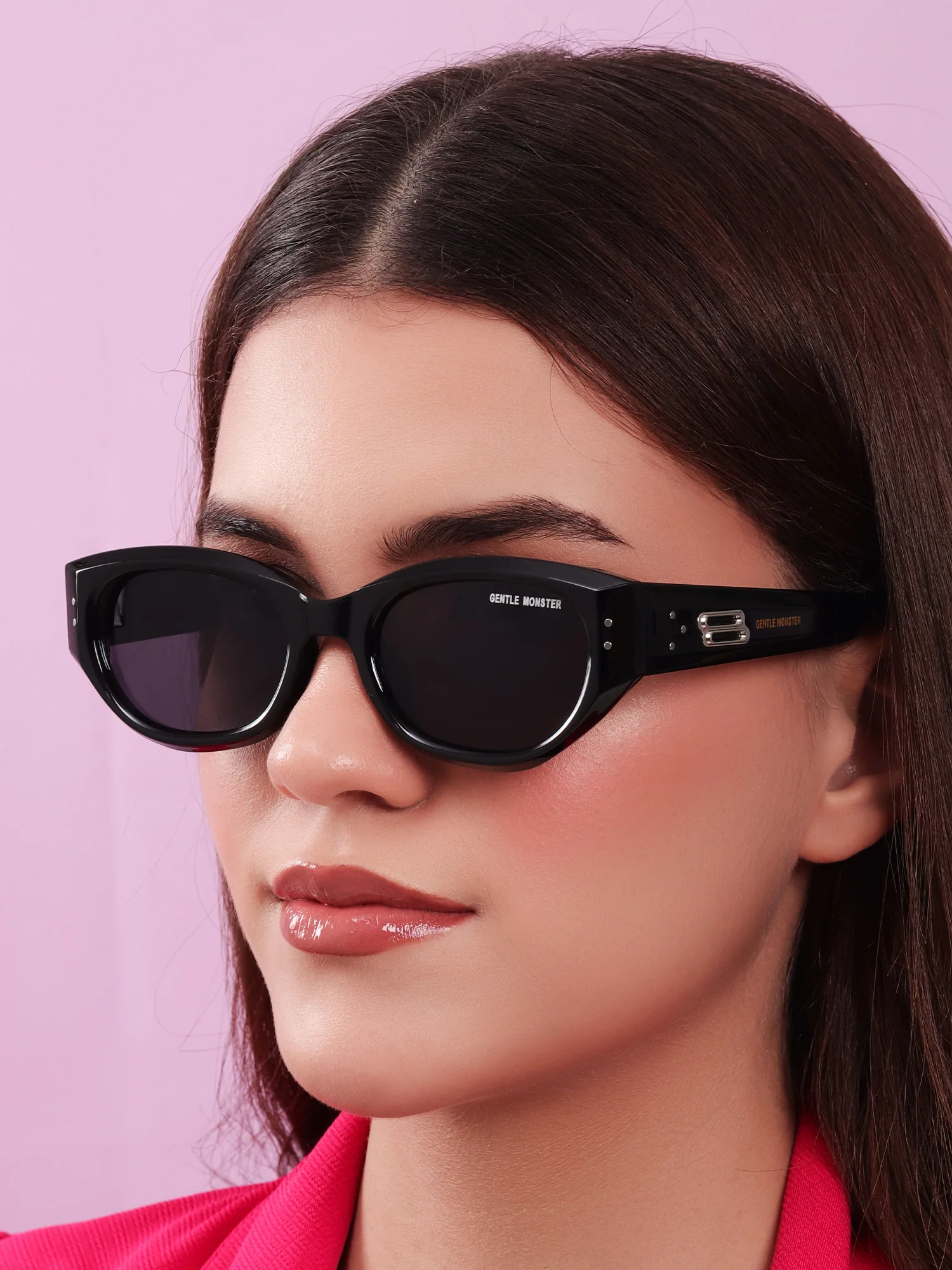 Black Cat-Eye Sunglasses - Image 4