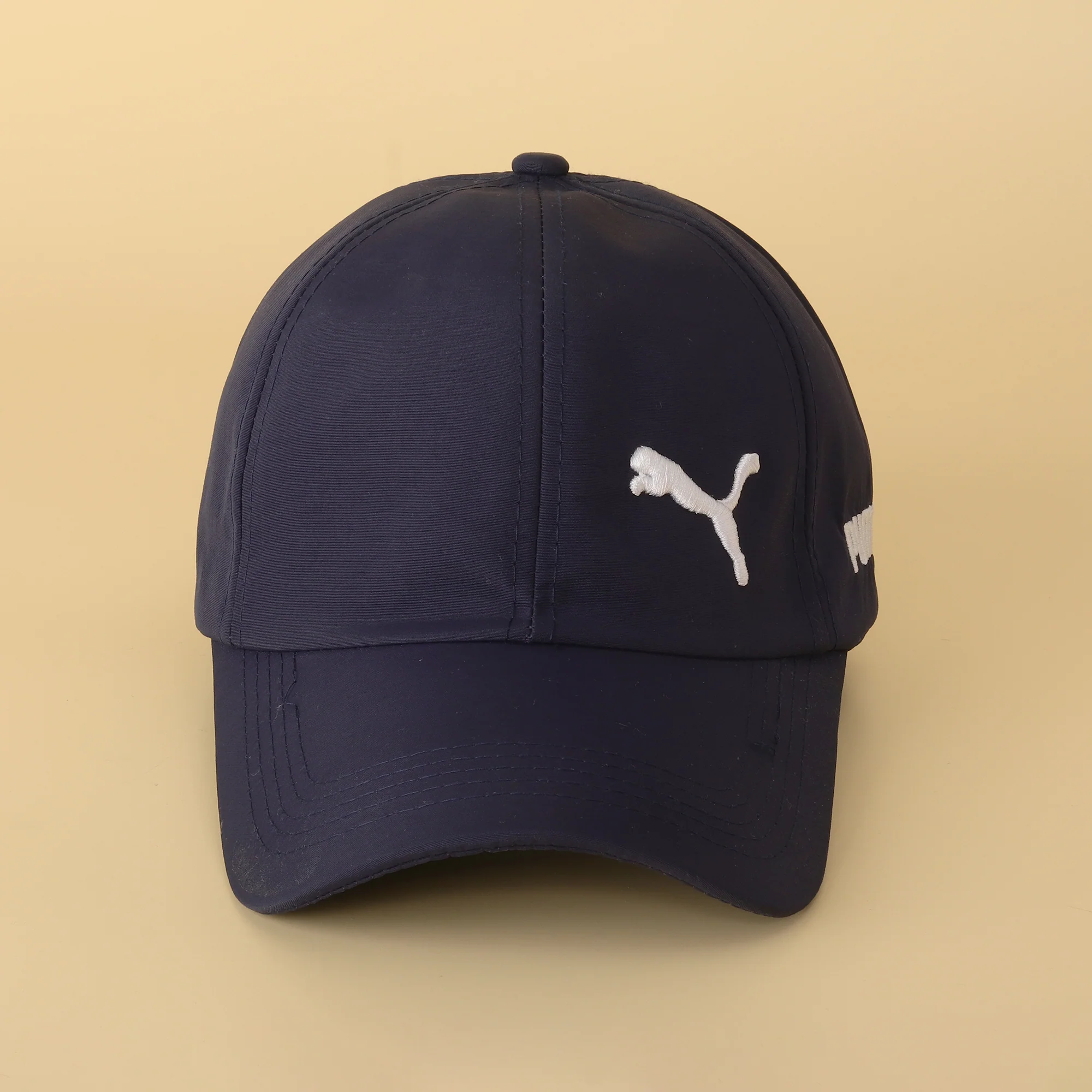 Classic Navy Blue Cap – Timeless Streetwear Essential