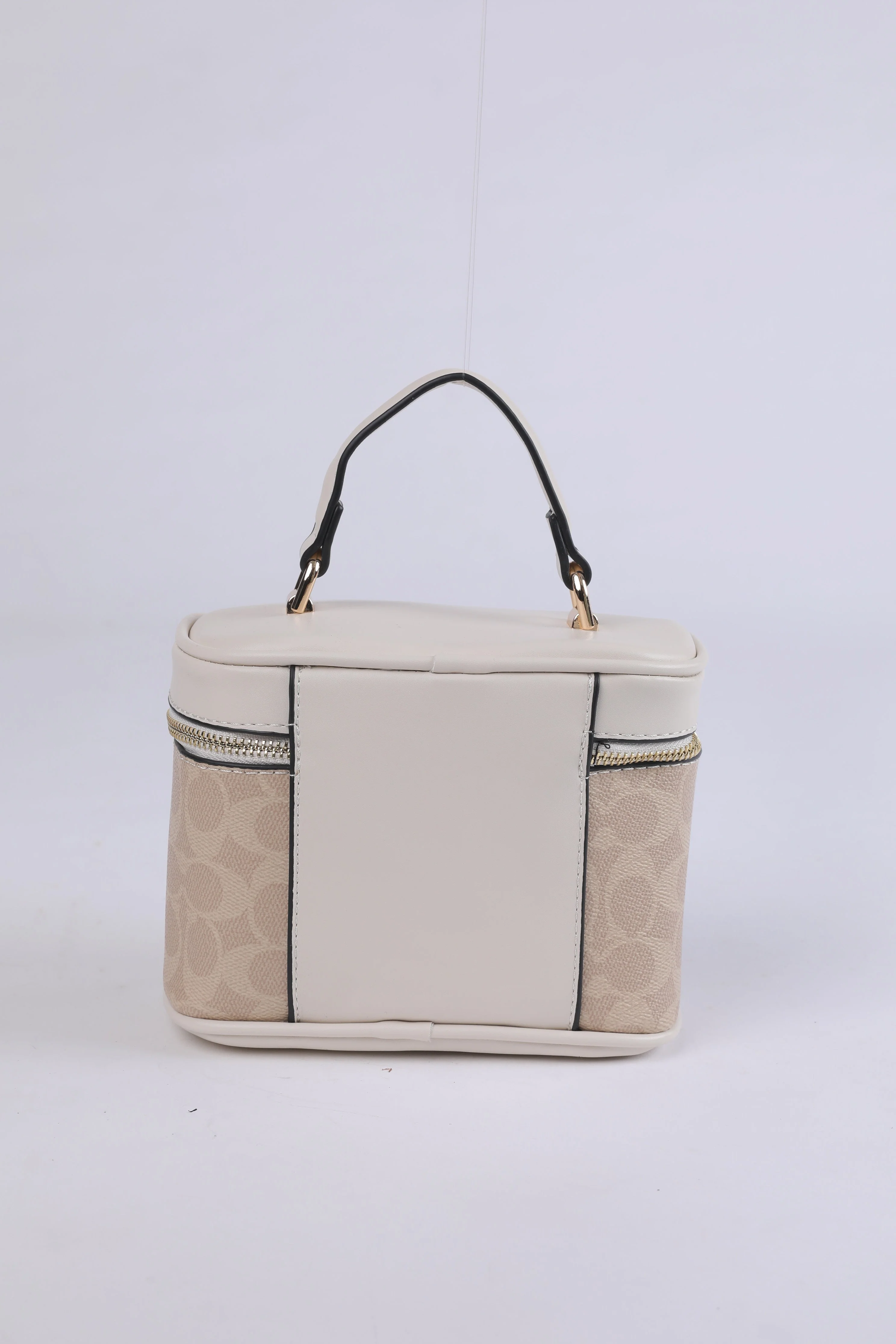 Coach Signature Vanity Case Bag - Image 3