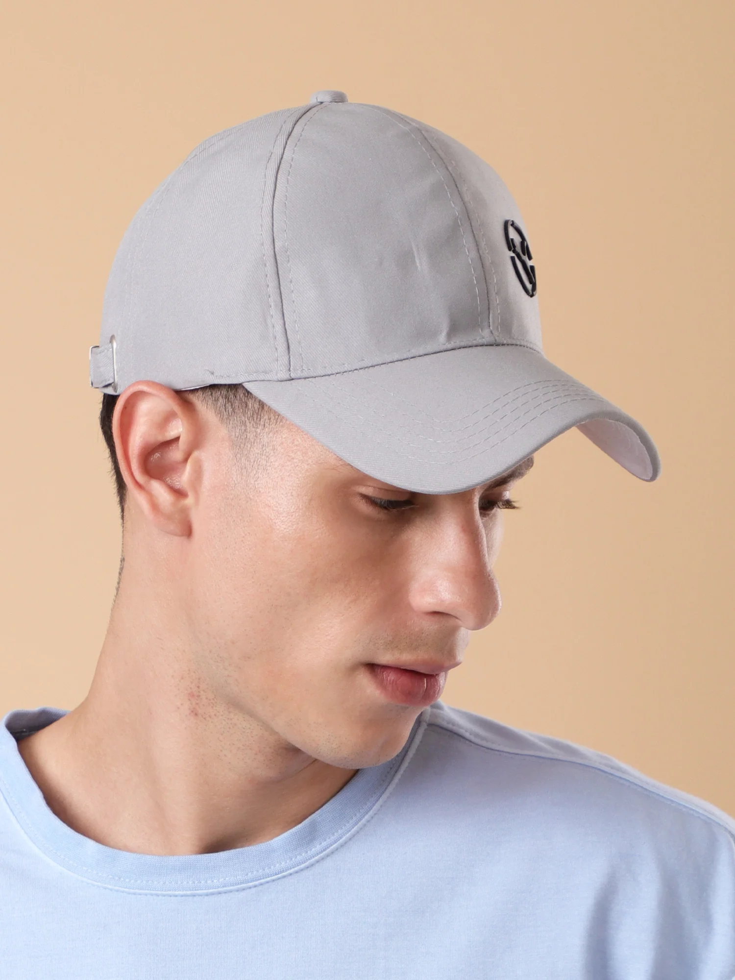 Essentials Icon Cap - Sleek Style & Everyday Comfort - Image 3