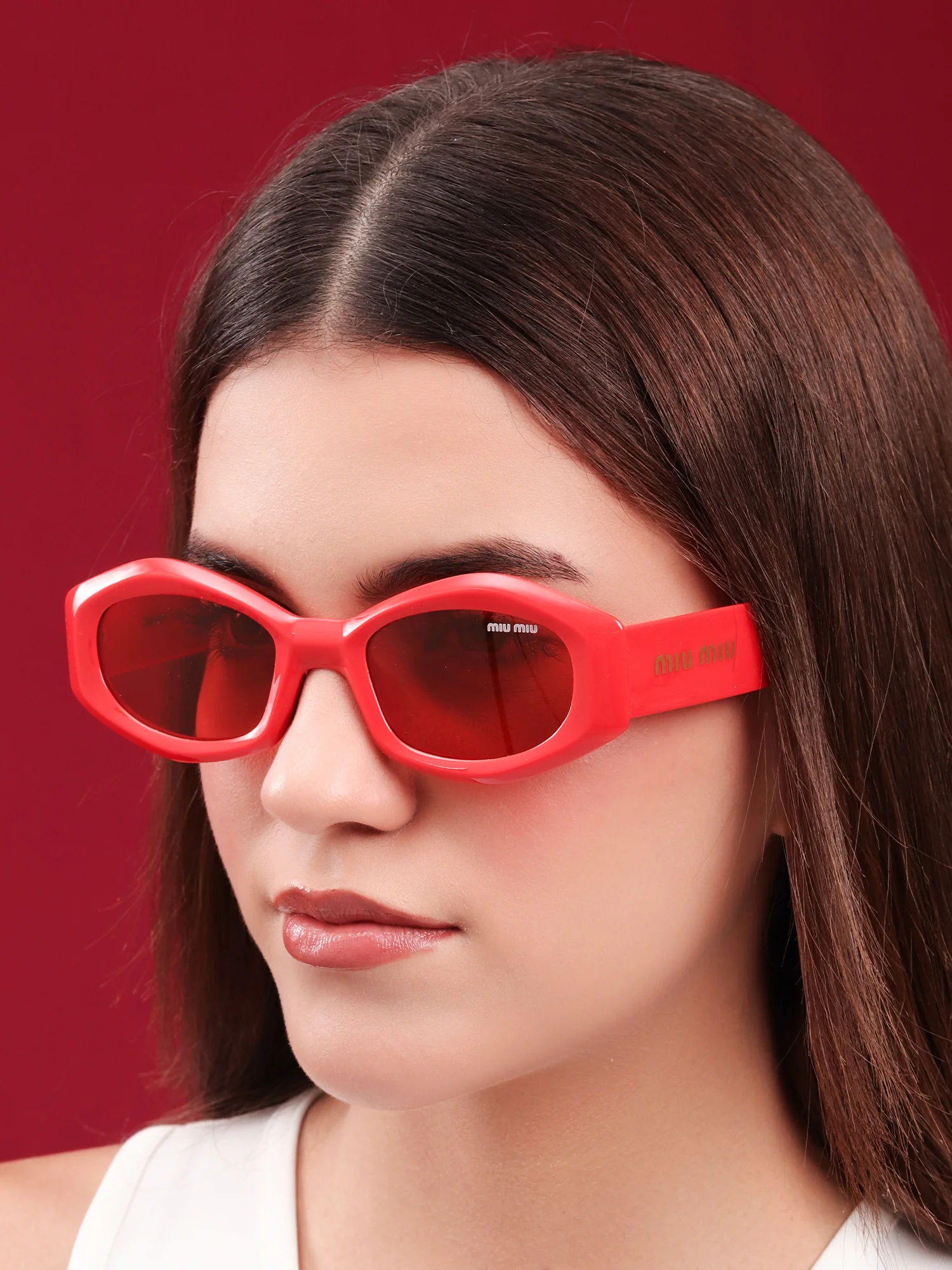 Fire Red Modern Oval Sunglasse - Image 6