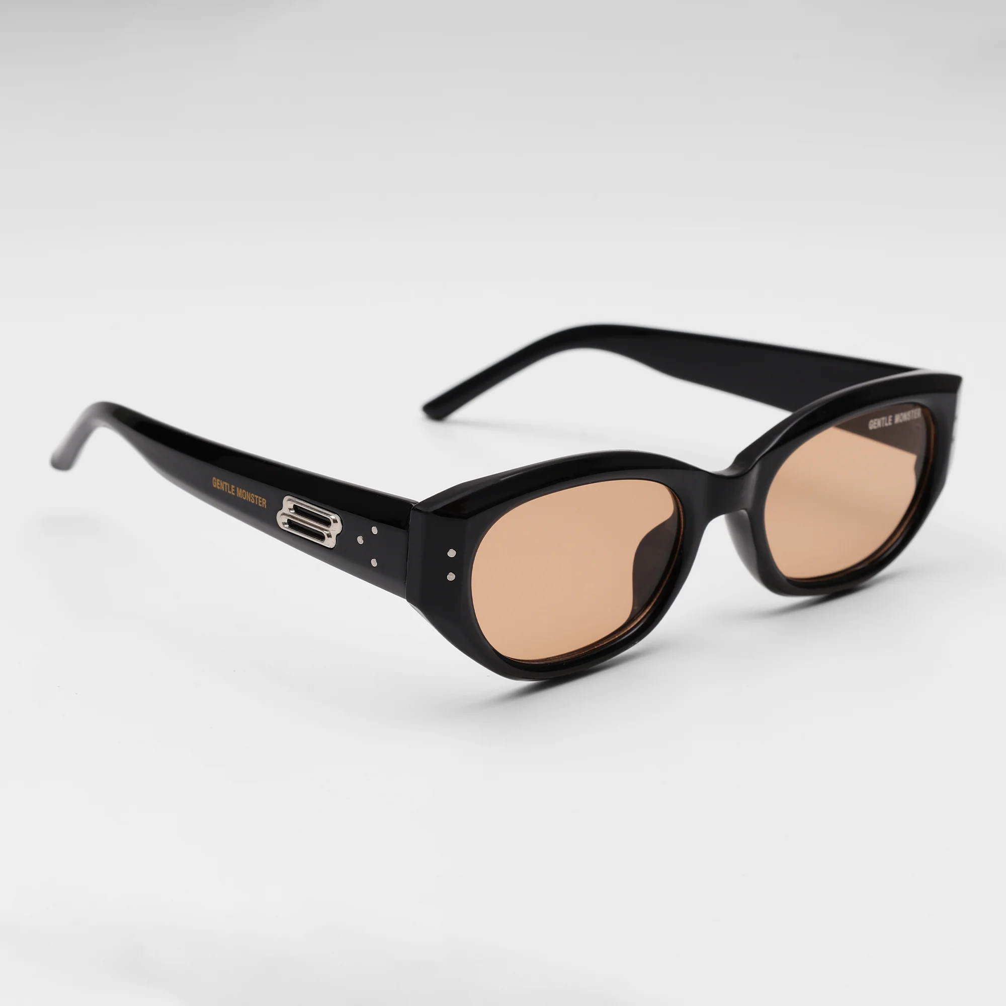 Gentle Monster Modern Cat-Eye Sunglasses - Image 4