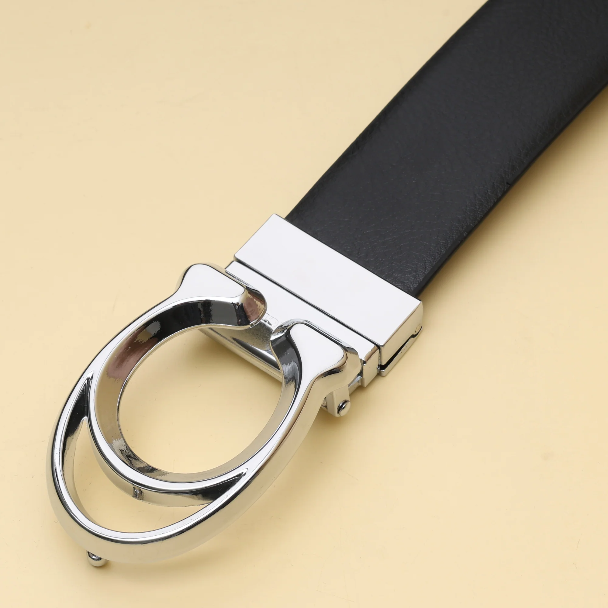 Manhattan Crest Polished Belt - Image 4