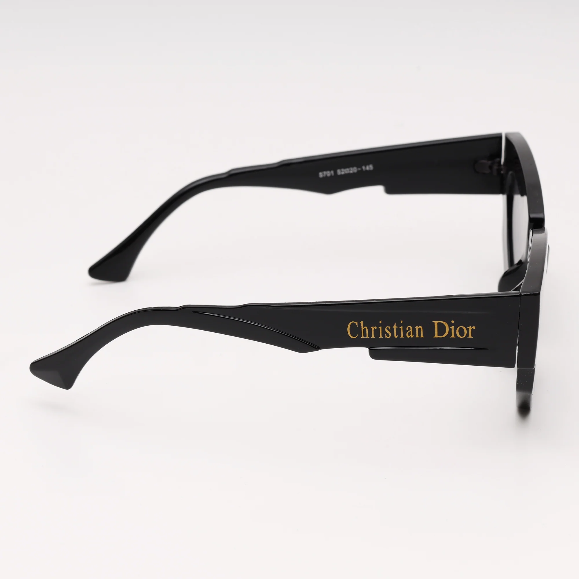 “Noir Authority” Cat-Eye Sunglasses - Image 4