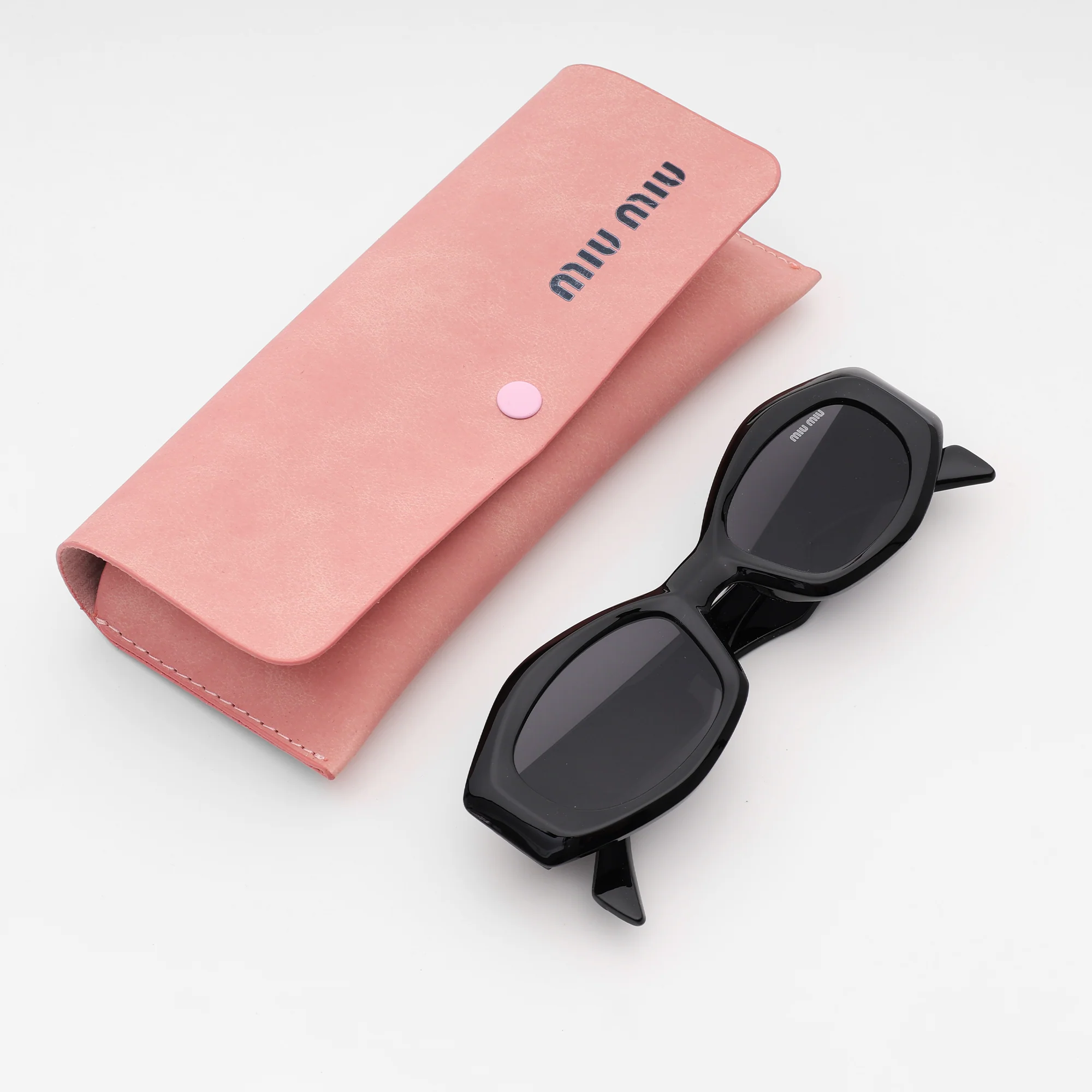 Noir Oval Sunglasses - Image 2
