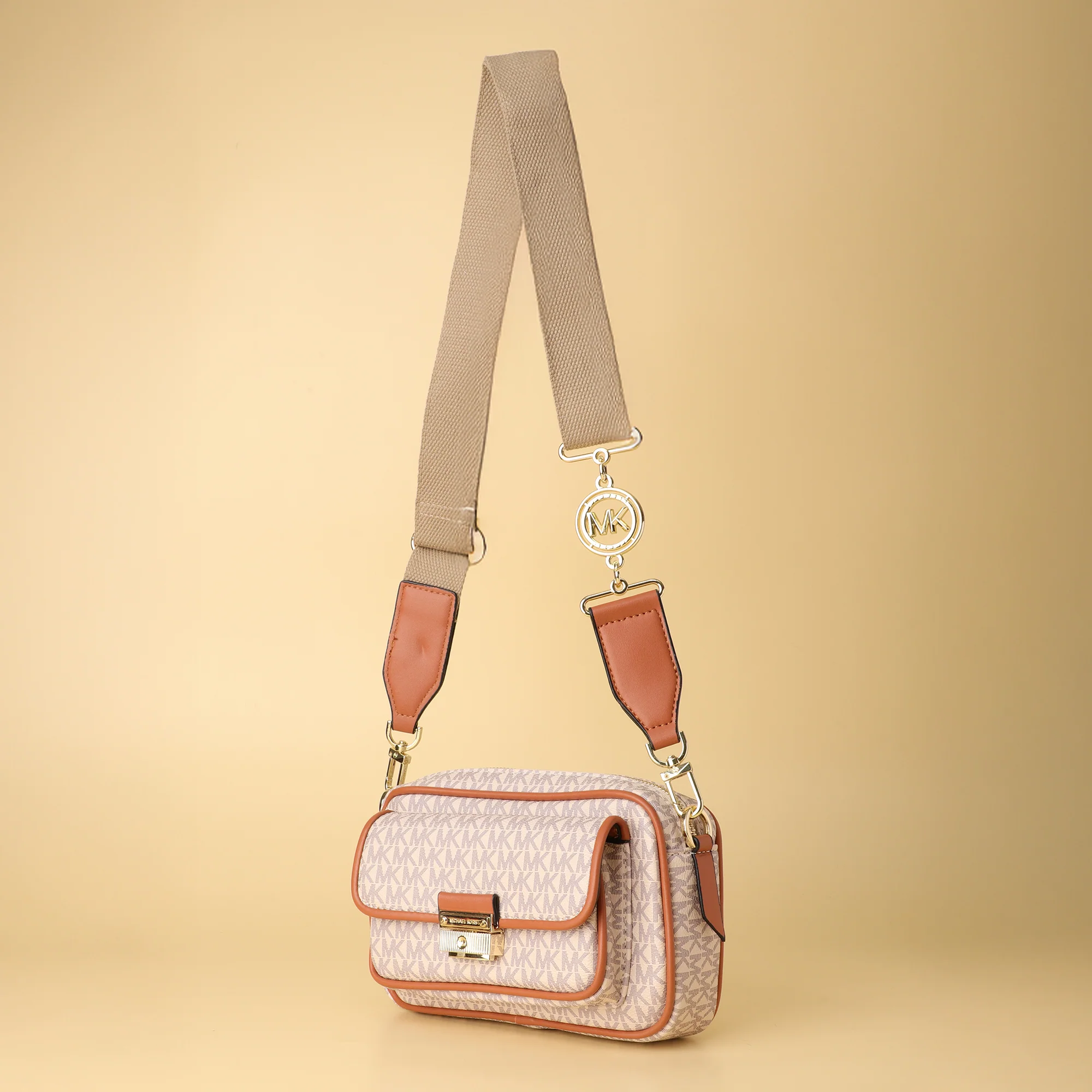 The Soho Messenger Bag - Image 4